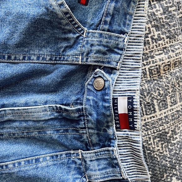 Vintage Tommy Hilfiger denim shorts - Picture 3 of 5